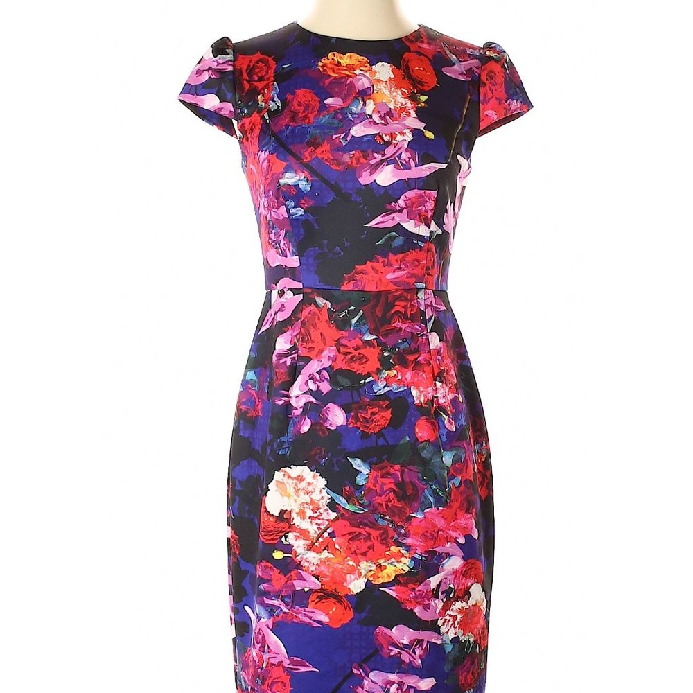 Like NEW ✨ Betsey Johnson Floral Cap Sleeve Sheath Dress Sz 8